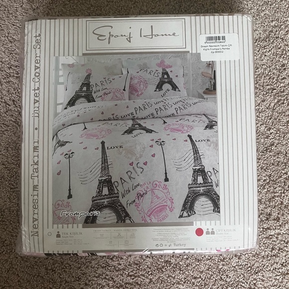 eponj home Other - Chic White and Pink Duvet Cover with Eiffel Tower Design